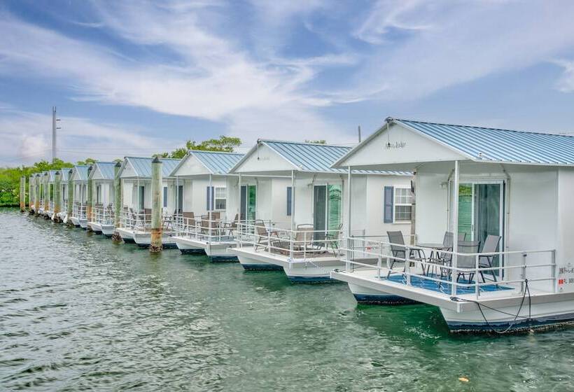 هتل Yacht Haven