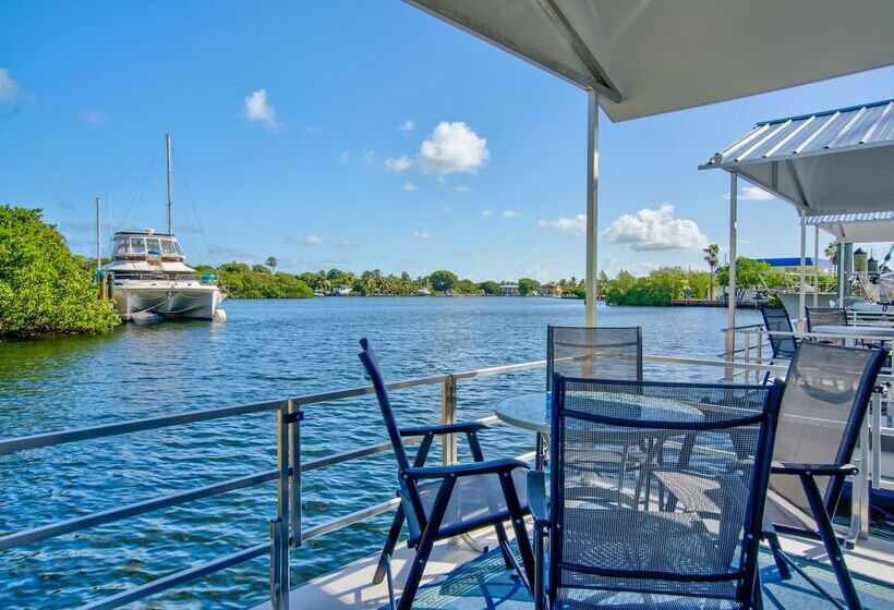 هتل Yacht Haven