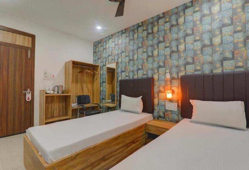 Oyo 81273 Hotel Krishna Inn