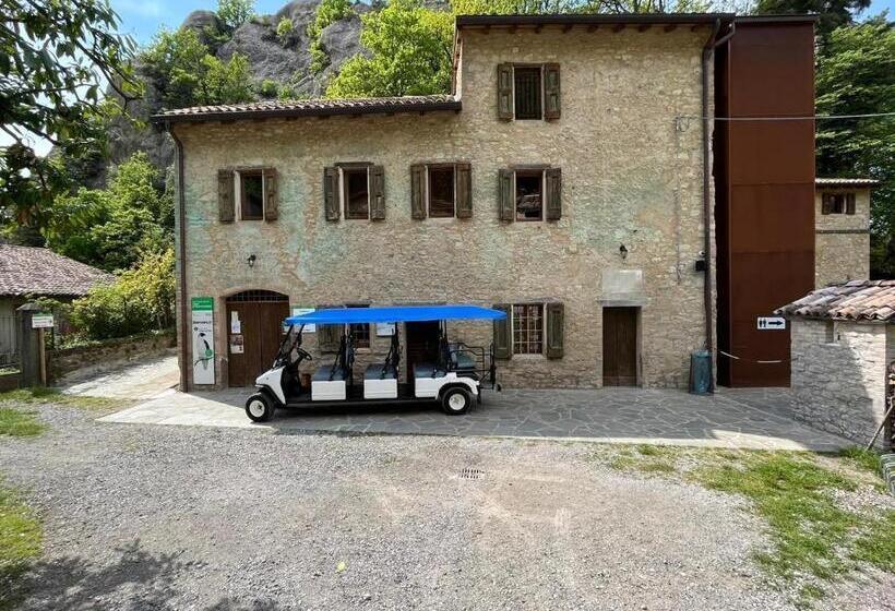 펜션 Borgo Dei Sassi Di Roccamalatina Room And Breakfast