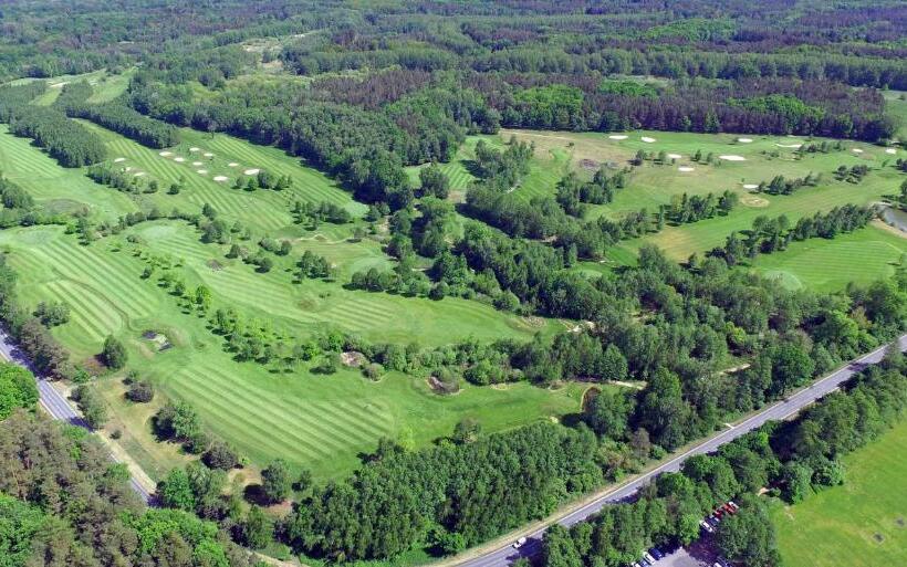 پانسیون Golf Resort Lázně Bohdaneč