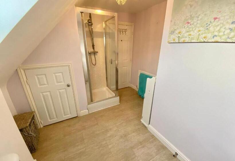 Пансион Number 2, Spacious Rooms, Near Ironbridge!