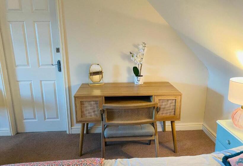 Пансион Number 2, Spacious Rooms, Near Ironbridge!