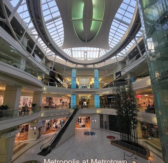 بنسيون Private Entry 2 Bedrooms Entire Suite Free Parking Near Skytrain Metrotown