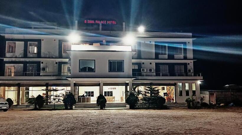 فندق Bishal Palace