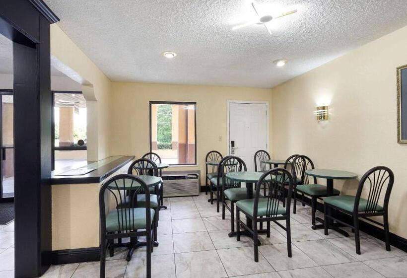 هتل Econo Lodge