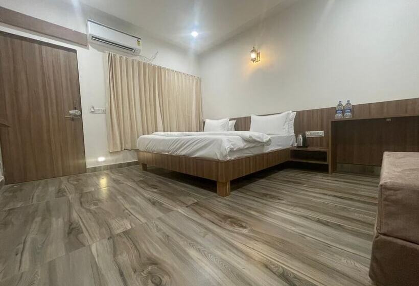 Отель Gir Night Resort By Royal Collection
