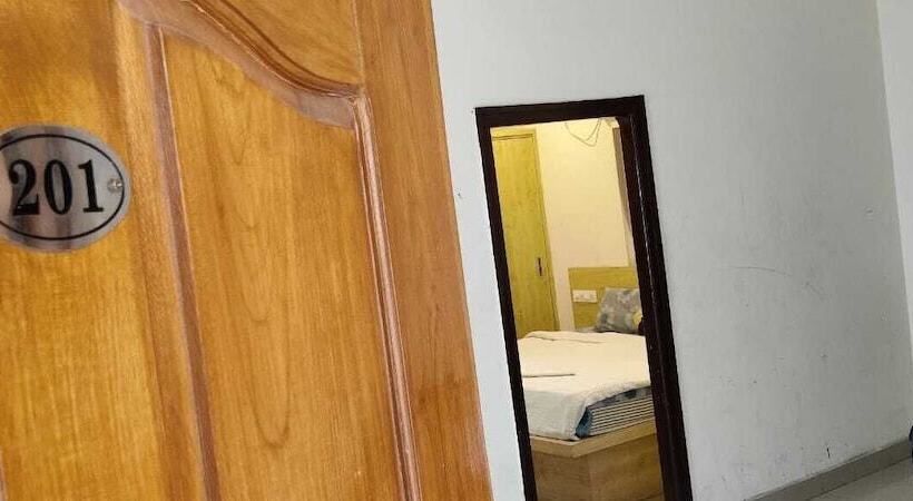 Hotel Iroomz P Homes