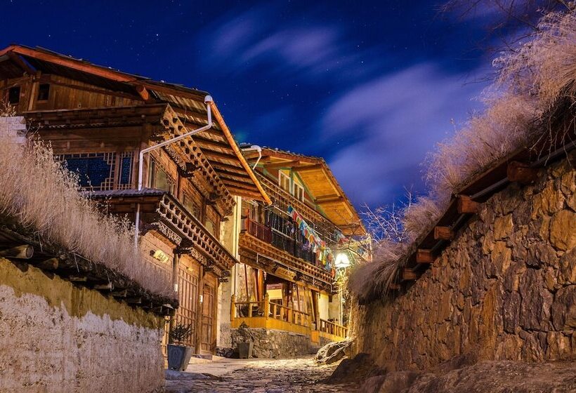 هتل Lux Tea Horse Road Shangri La