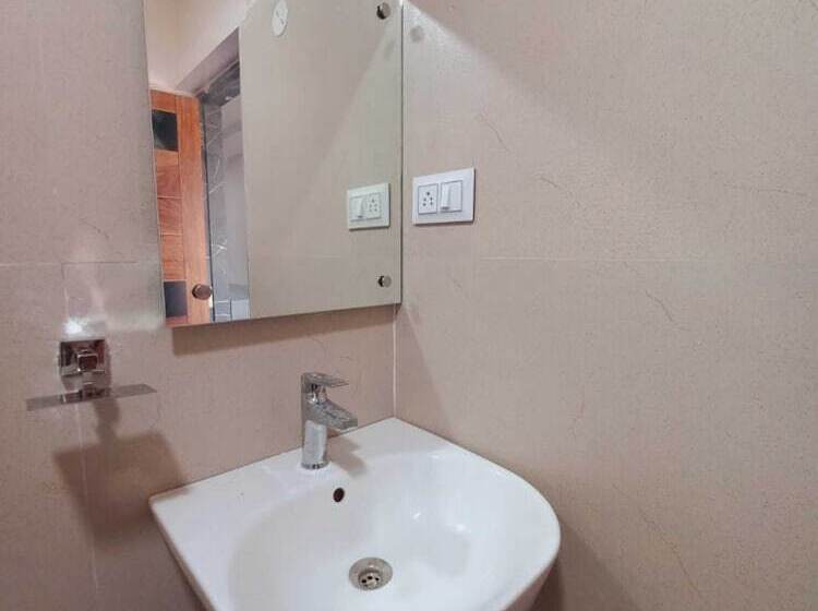 هتل Nirmalya Inn