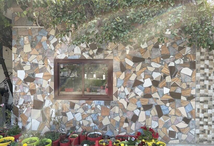 فندق Sangita Resorts Naukuchiatal