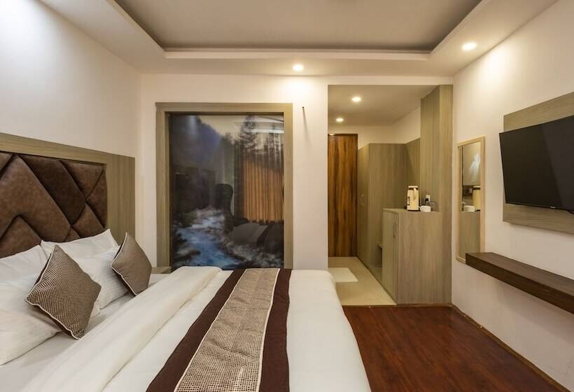 هتل Snow White Regency, Manali