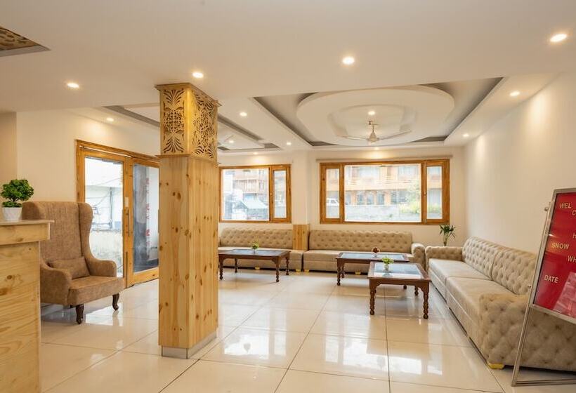 هتل Snow White Regency, Manali