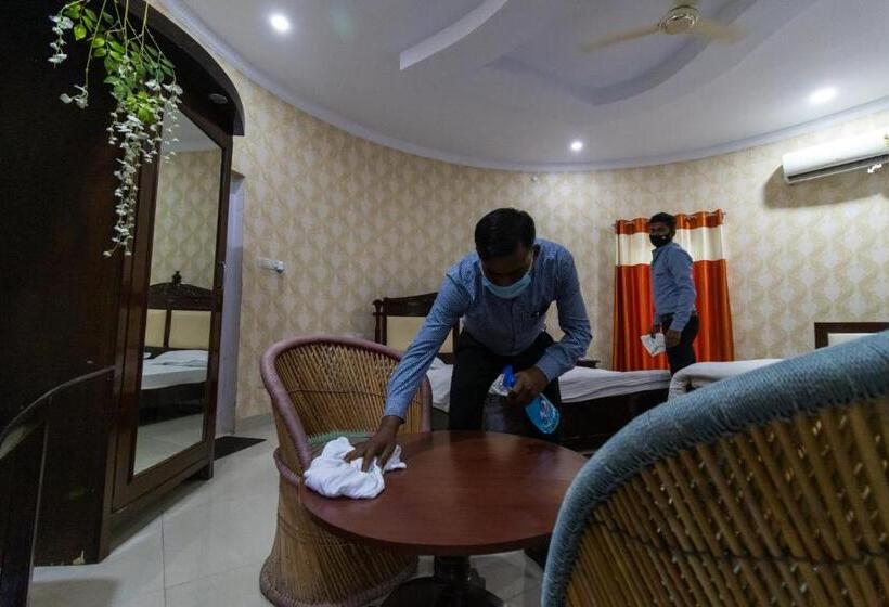 فندق Vrindavan Gopala Resort