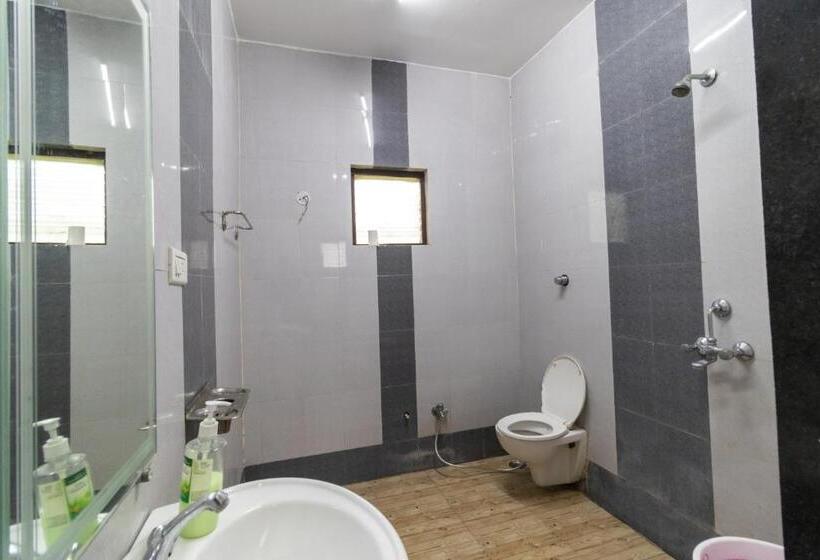 فندق Vrindavan Gopala Resort