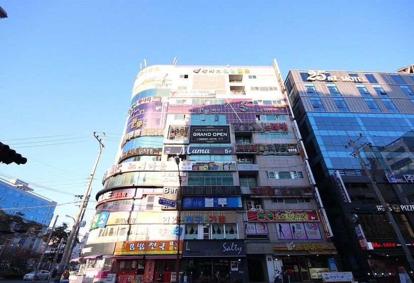 汽车旅馆  Changwon Haryeon Design