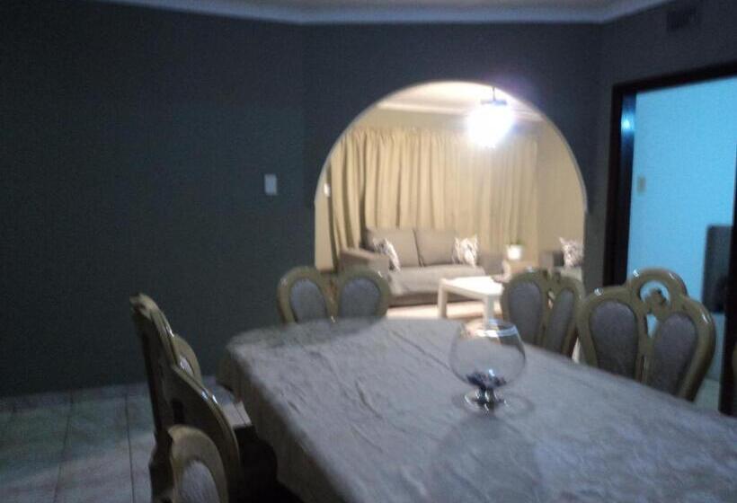 פנסיון Casa On The Bluff