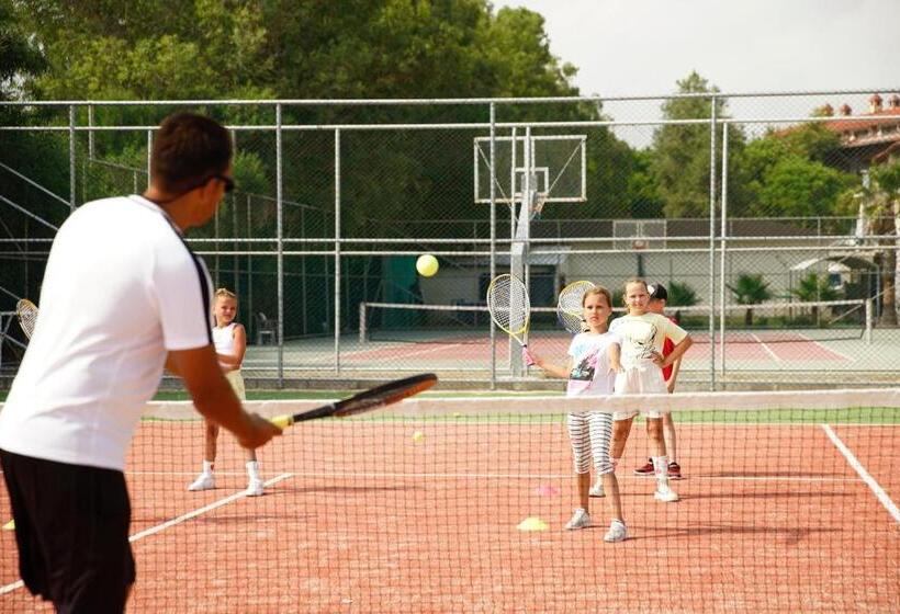 استراحتگاه Papillon Belvil Holiday Village