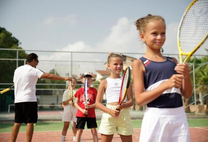 استراحتگاه Papillon Belvil Holiday Village