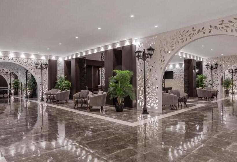 استراحتگاه Papillon Belvil Holiday Village