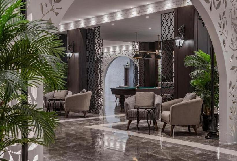 استراحتگاه Papillon Belvil Holiday Village