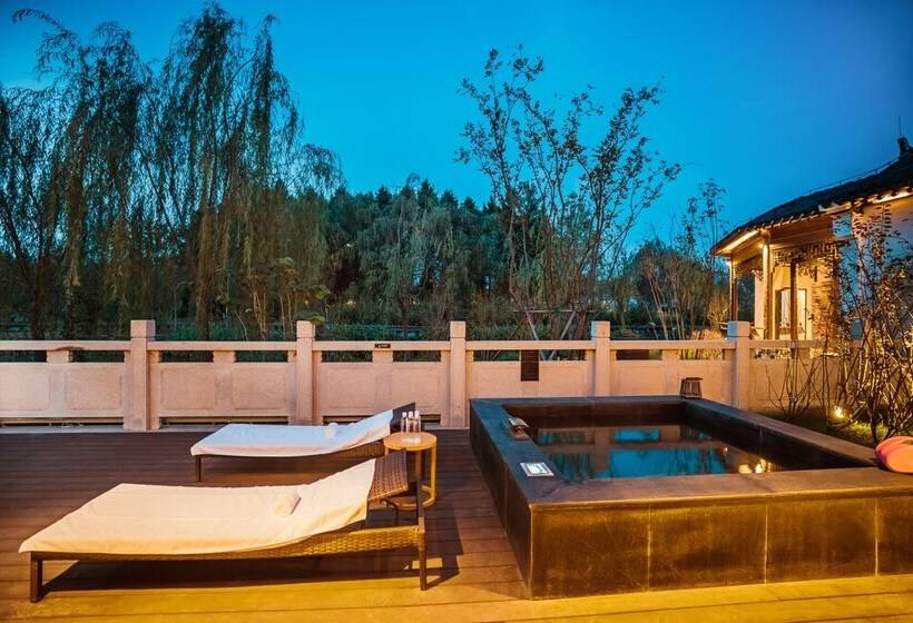 استراحتگاه Yihe Lake Shore Hotspring
