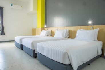 هتل Ezy Inn