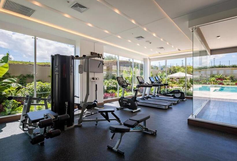 هتل Holiday Inn  Quito Airport, An Ihg