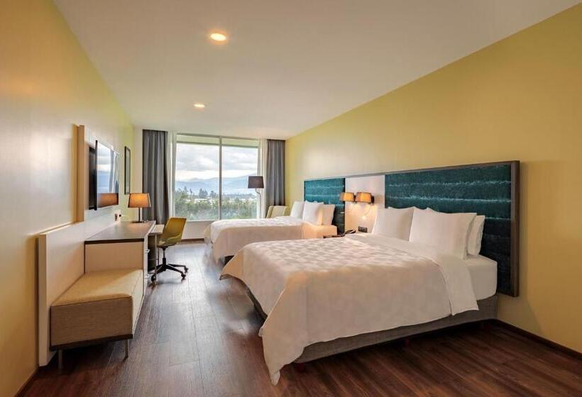 هتل Holiday Inn  Quito Airport, An Ihg