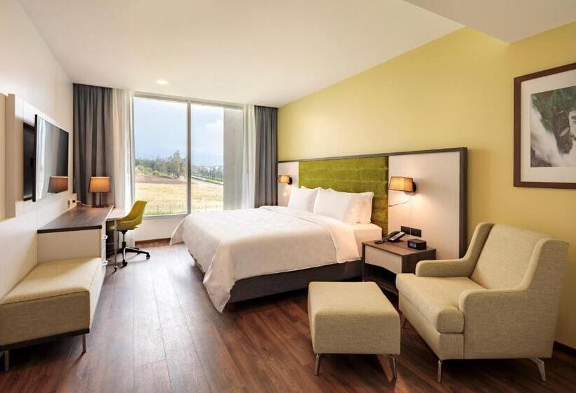 هتل Holiday Inn  Quito Airport, An Ihg