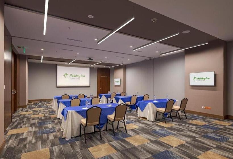 هتل Holiday Inn  Quito Airport, An Ihg