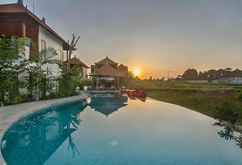 فندق Odessa Village By Pramana Villas