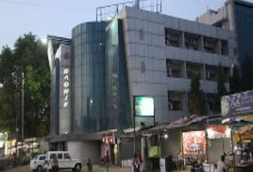 ホテル Radhika