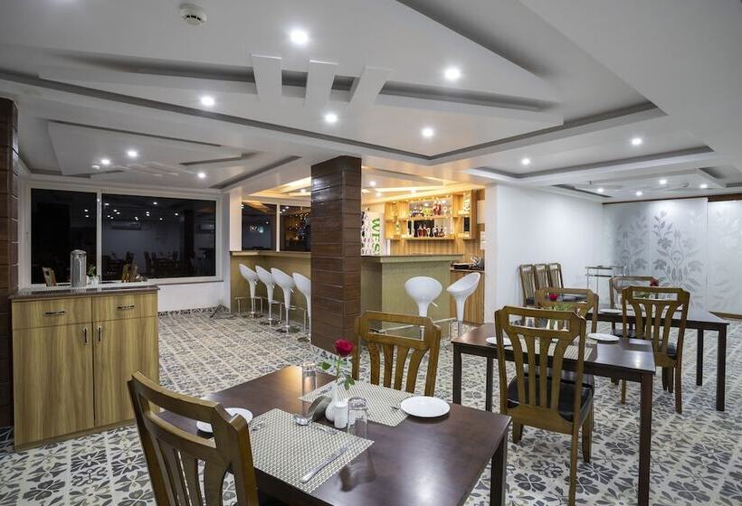 هتل Sairaj Beach Resort Calangute Goa