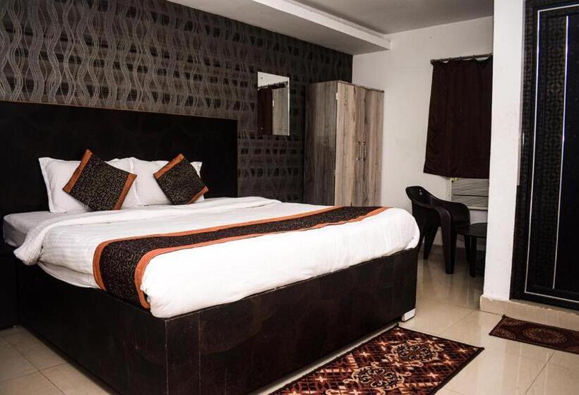 هتل The Midland
