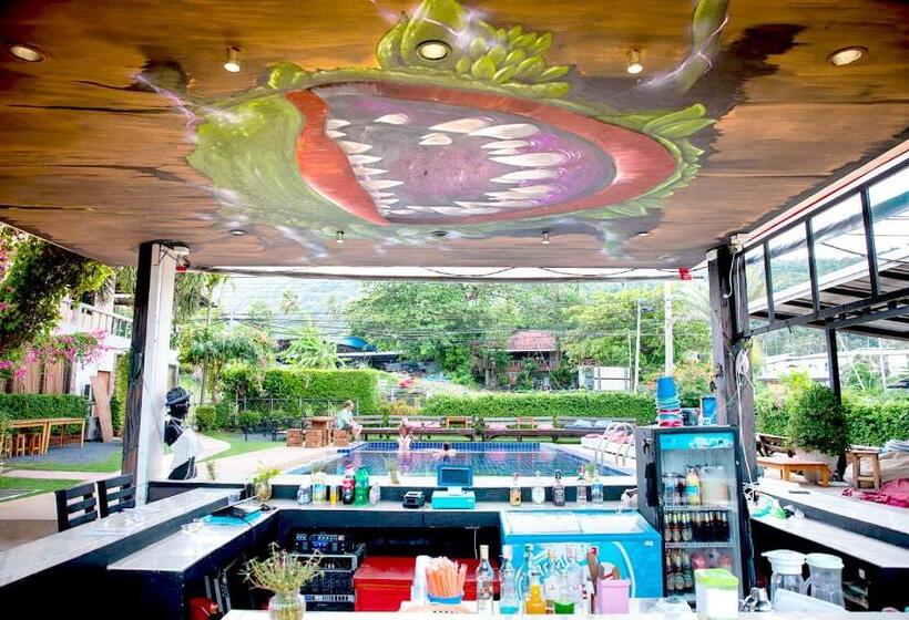 בית מלון כפרי Wet! A Pool Party Hostel By Wild & Wandering