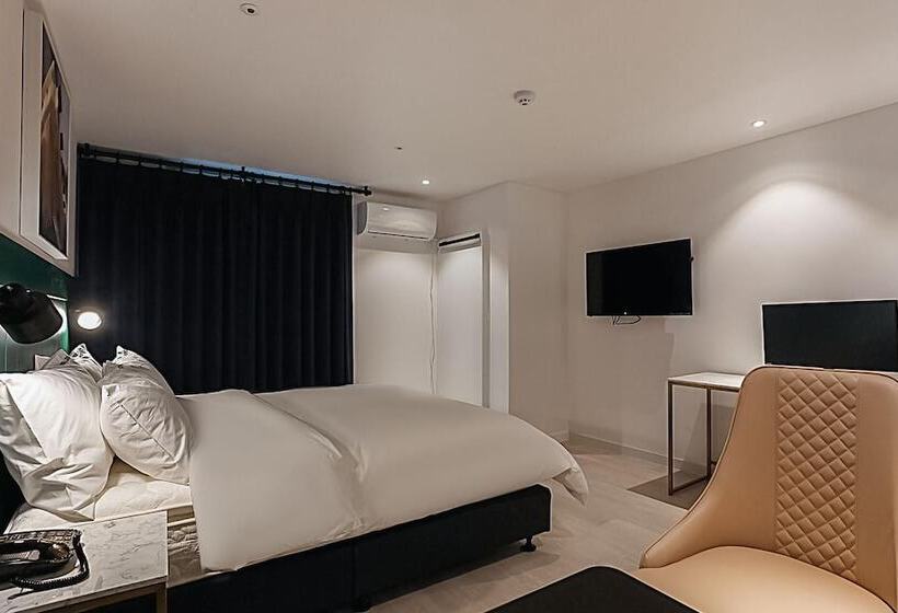 فندق على الطريق Anseong Hotel Ruem