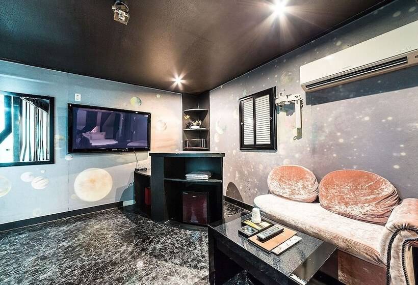 فندق على الطريق Geumjeong Hotel Chocolate