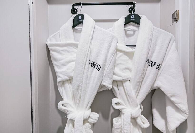 מוטל Gwangju Shinandong Ekklim