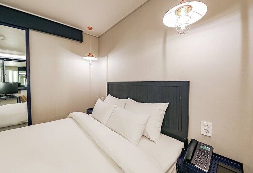 מוטל Gwangju Shinandong Ekklim