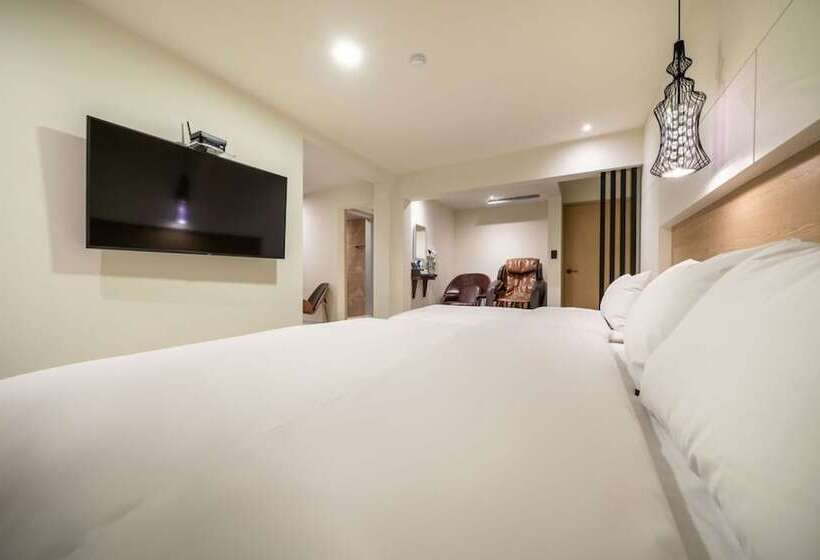 מוטל Indeokwon Ian