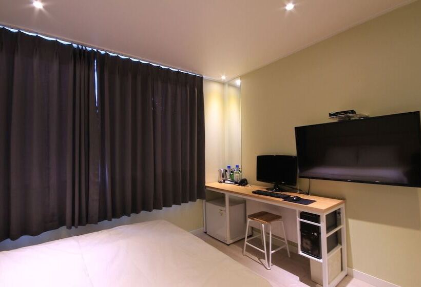 모텔 Pohang Yeongildae Bb