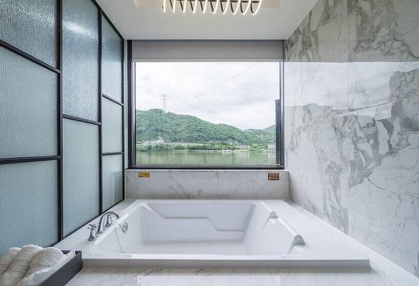 汽车旅馆  Yangpyeong Riverion