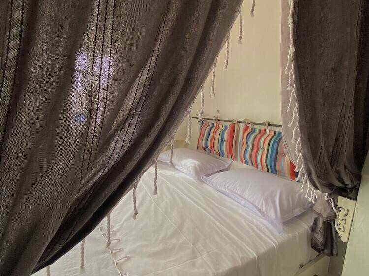 تختخواب و صبحانه Djerba Authentique