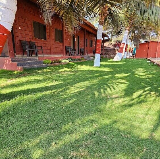 فندق Beach Village Resort