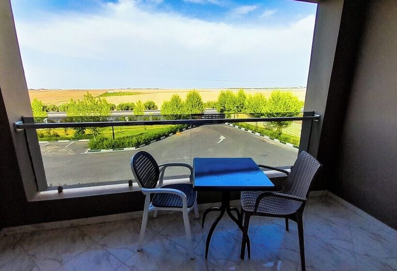 هتل Hôtel Debrazza