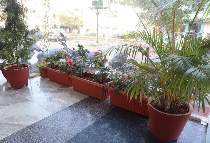 Отель Iroomz S Silver Suites