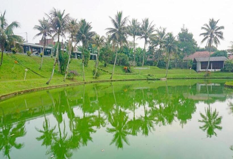 هتل Lembah Nyiur By Oyo