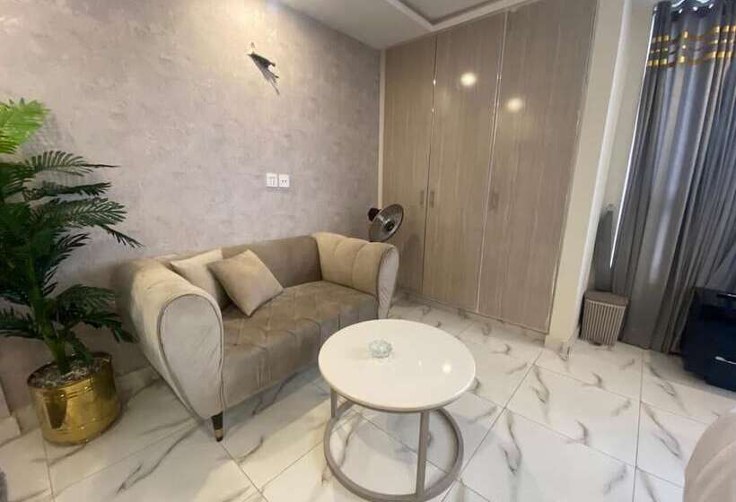 هتل Luxus Suites