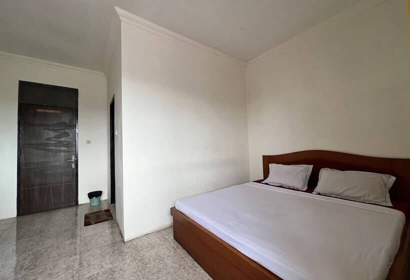 هتل Malebbi Homestay Makassar By Oyo